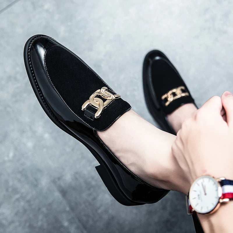 Modische flache Schuhe für Herren