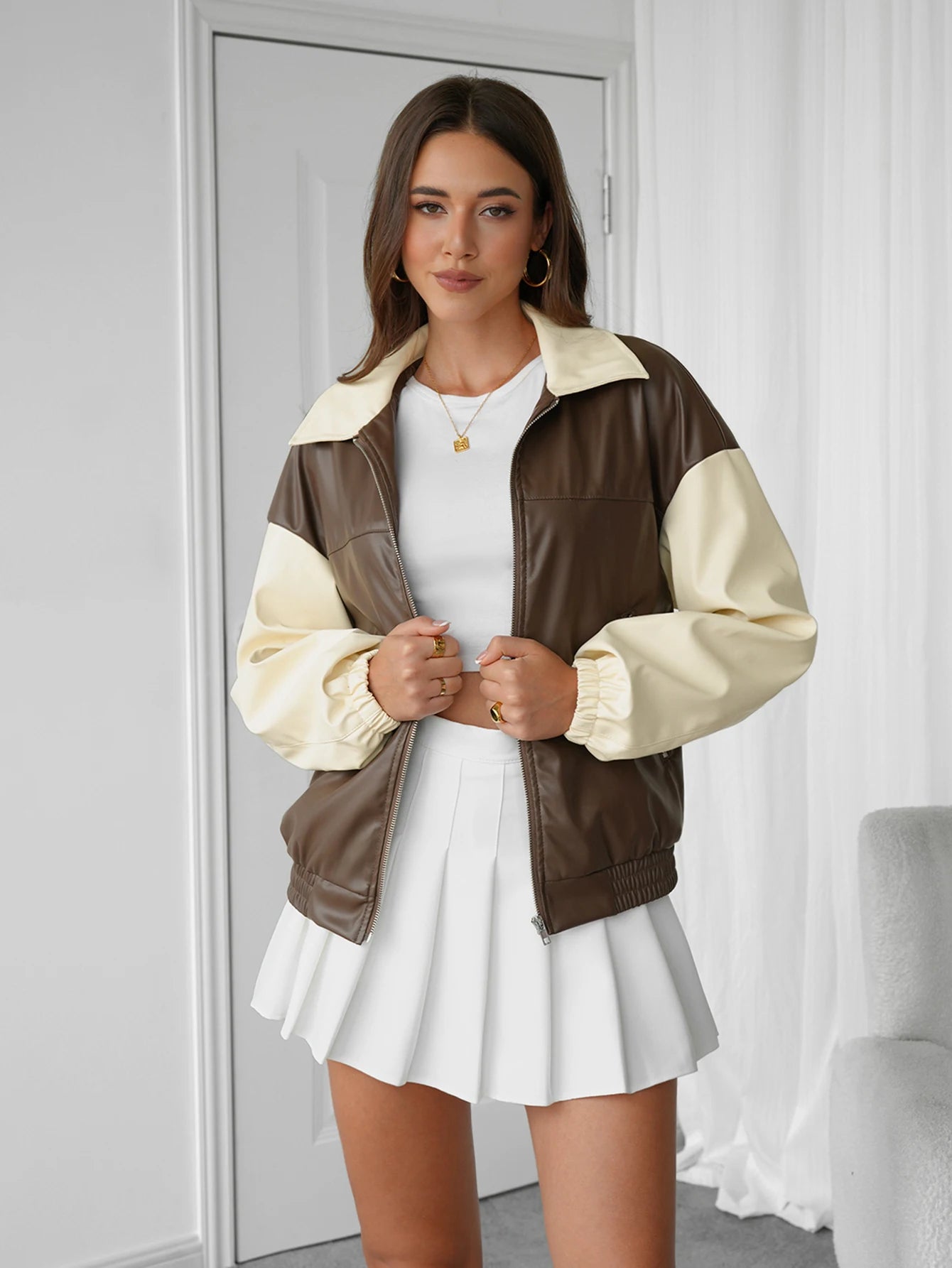 Modische Jacke mit Umlegekragen und Reißverschluss