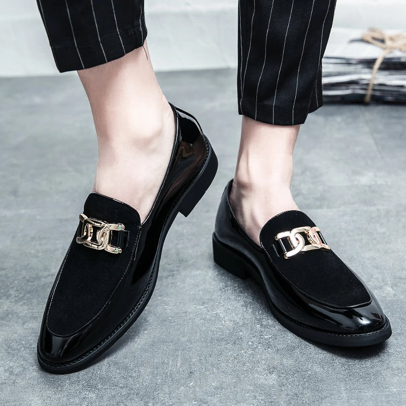 Modische flache Schuhe für Herren