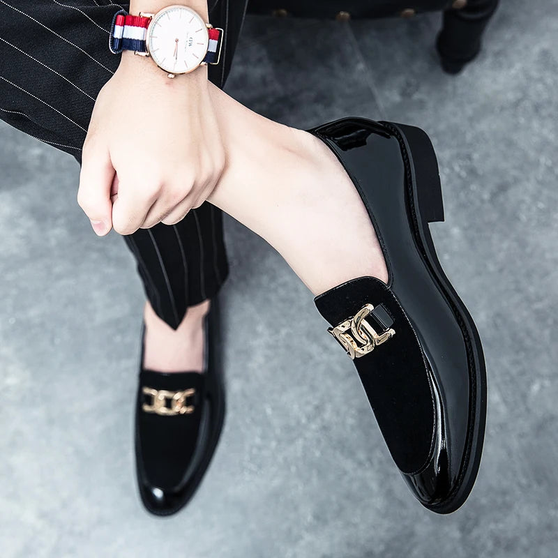 Modische flache Schuhe für Herren