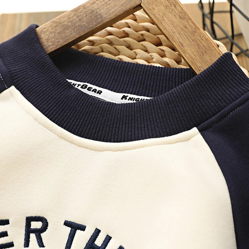 Neues warmes Fleece-Sweatshirt für Jungen